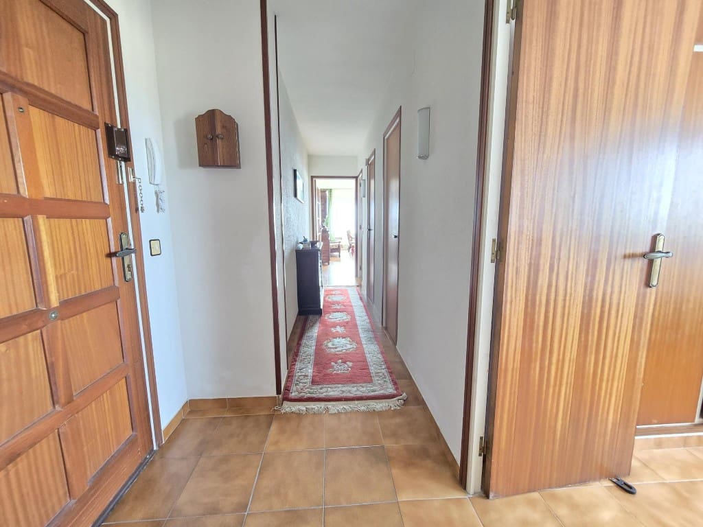 2 bedroom Beach Apartment for sale in Roses - € 420,000 (Ref: 9829441)