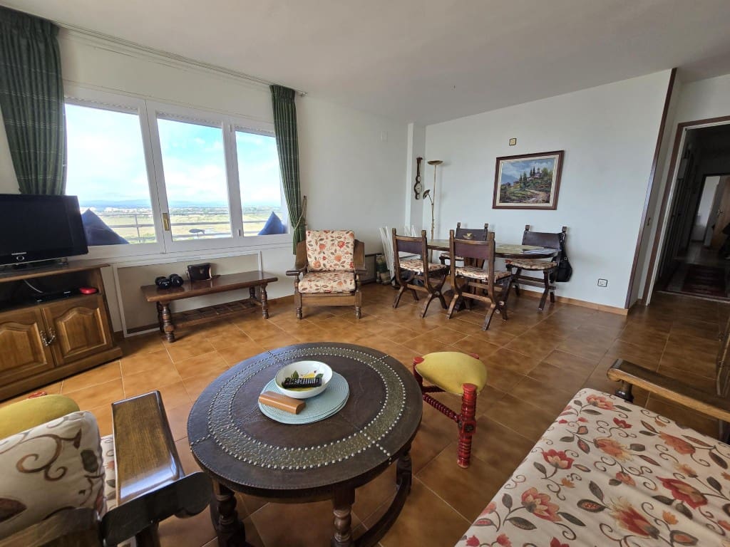 2 bedroom Beach Apartment for sale in Roses - € 420,000 (Ref: 9829441)