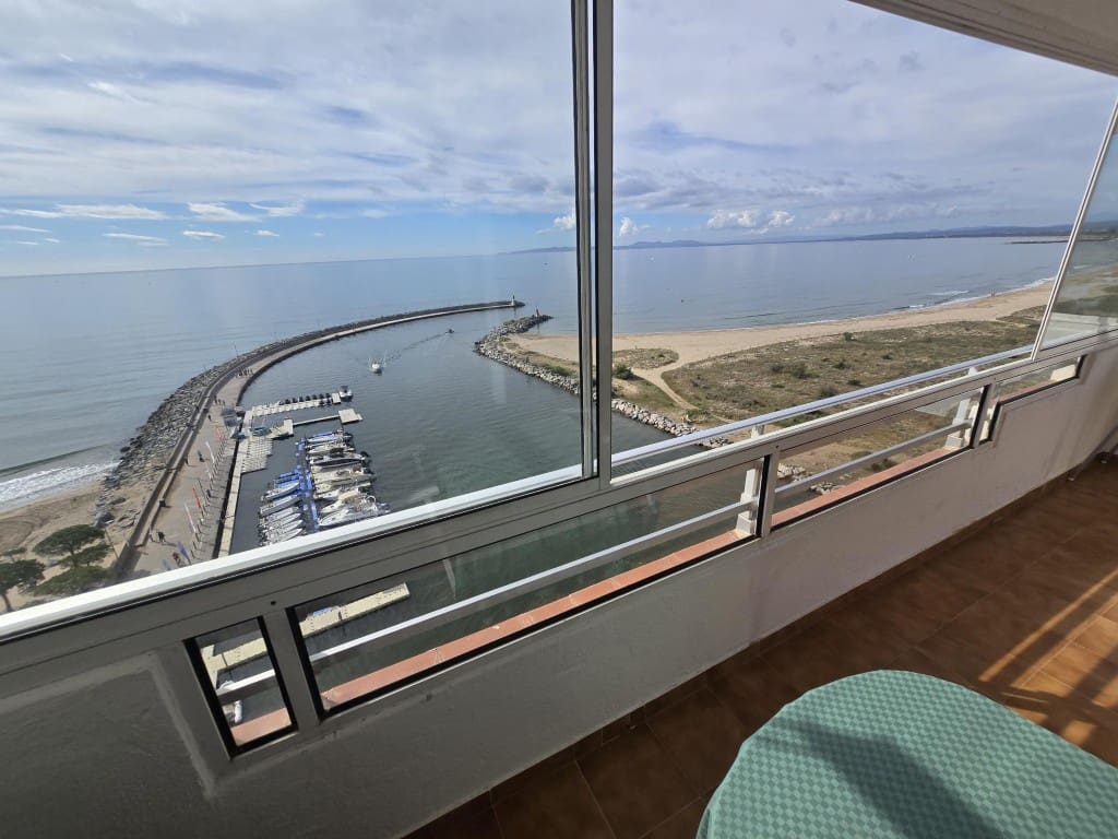 2 bedroom Beach Apartment for sale in Roses - € 420,000 (Ref: 9829441)
