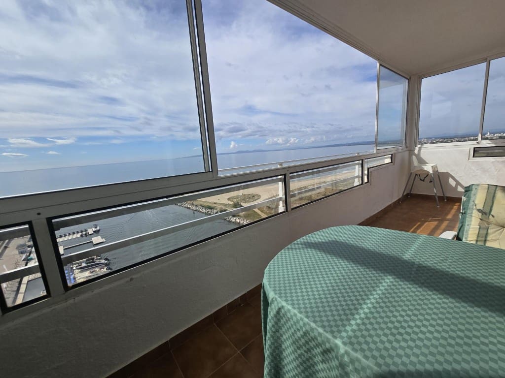 2 bedroom Beach Apartment for sale in Roses - € 420,000 (Ref: 9829441)