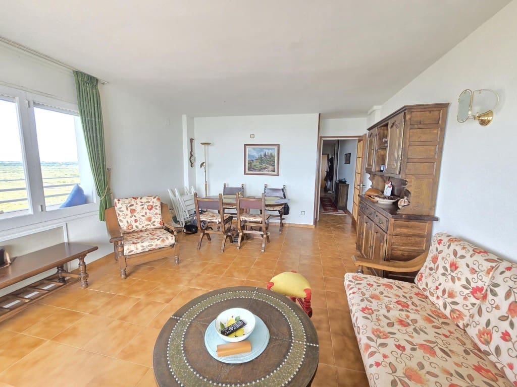 2 bedroom Beach Apartment for sale in Roses - € 420,000 (Ref: 9829441)