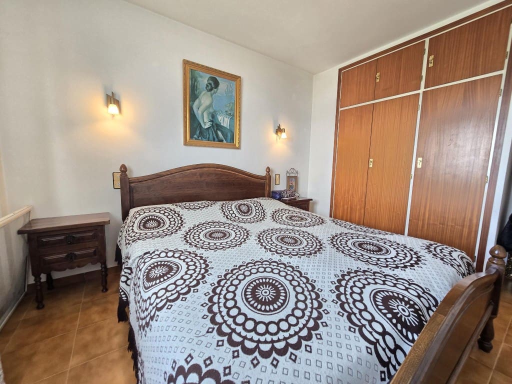 2 bedroom Beach Apartment for sale in Roses - € 420,000 (Ref: 9829441)