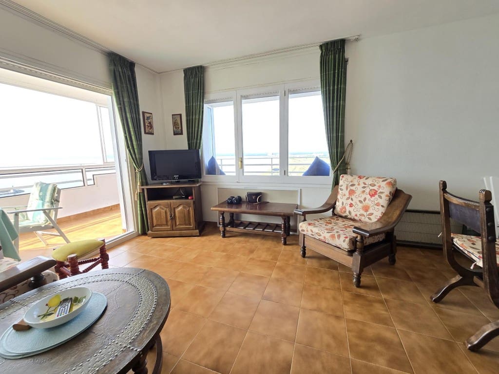 2 bedroom Beach Apartment for sale in Roses - € 420,000 (Ref: 9829441)