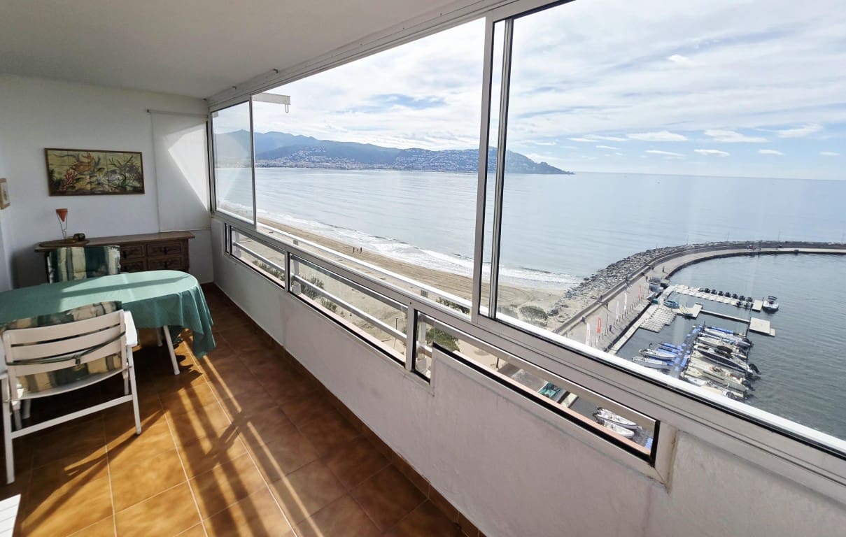 2 bedroom Beach Apartment for sale in Roses - € 420,000 (Ref: 9829441)