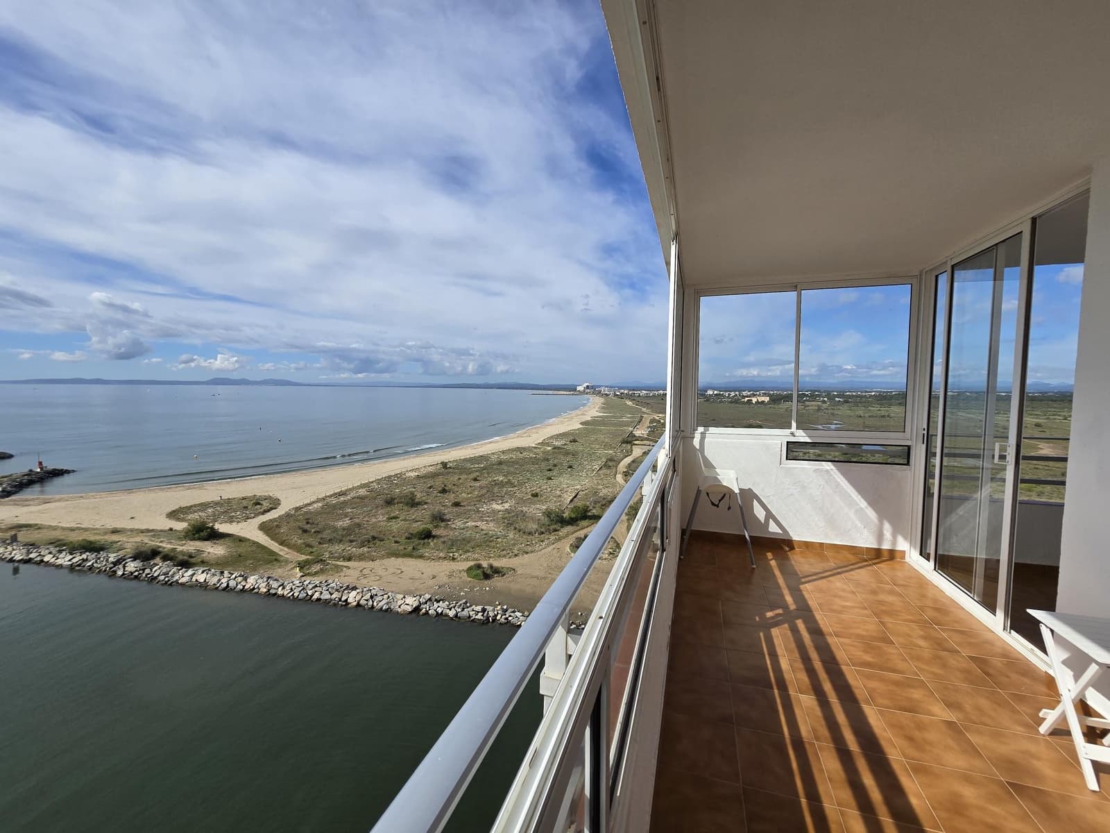 2 bedroom Beach Apartment for sale in Roses - € 420,000 (Ref: 9829441)
