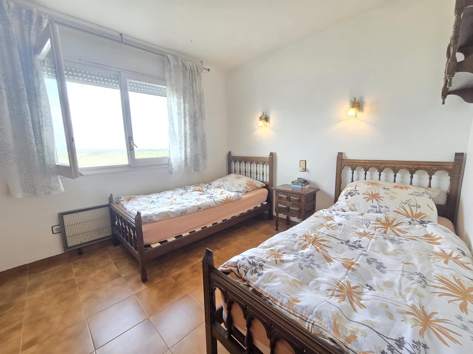 2 bedroom Beach Apartment for sale in Roses - € 420,000 (Ref: 9829441)