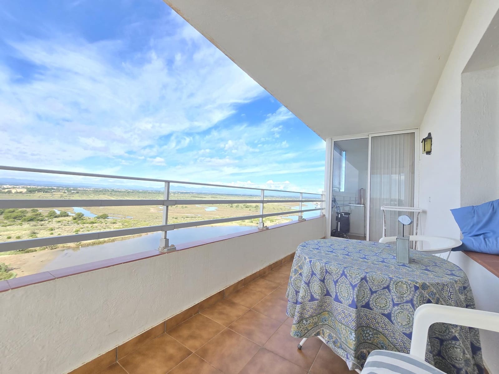 2 bedroom Beach Apartment for sale in Roses - € 420,000 (Ref: 9829441)