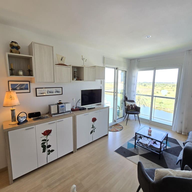 2 bedroom Apartment for sale in Roses with pool - € 279,000 (Ref: 9862423)