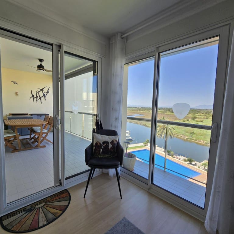 2 bedroom Apartment for sale in Roses with pool - € 279,000 (Ref: 9862423)