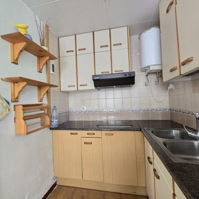 2 sovrum Hus till salu i Roses med pool - 140 000 € (Ref: 9890906)