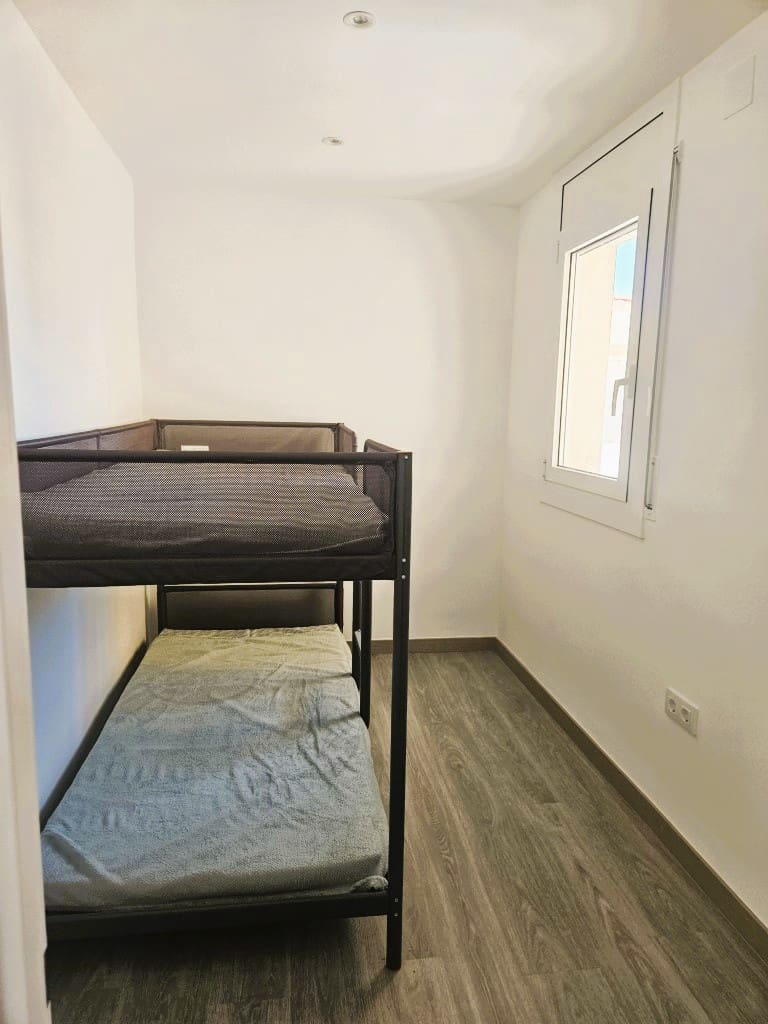3 sovrum Strandlägenhet till salu i Roses med garage - 224 000 € (Ref: 9899738)