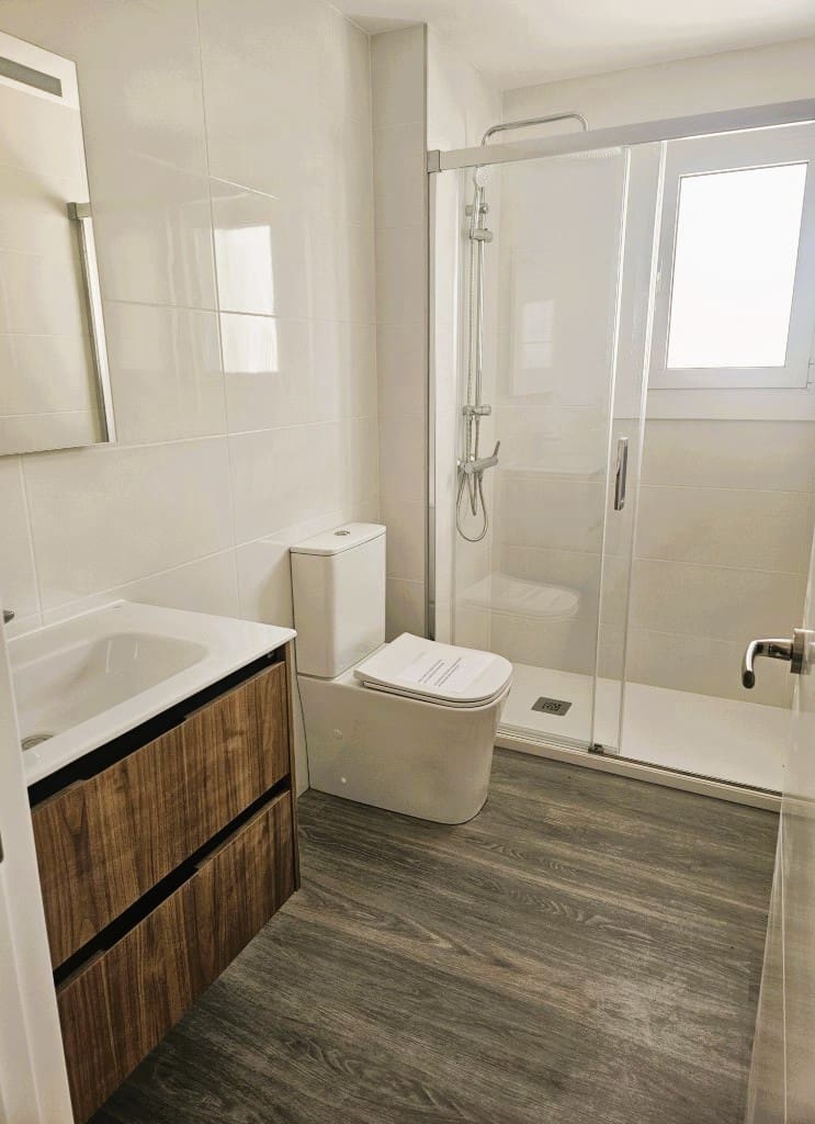 3 bedroom Beach Apartment for sale in Roses with garage - € 224,000 (Ref: 9899738)