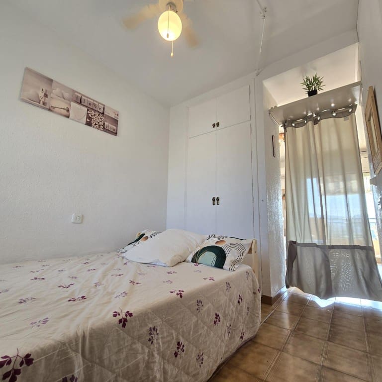 1 bedroom Beach Apartment for sale in Roses with garage - € 125,000 (Ref: 9929749)