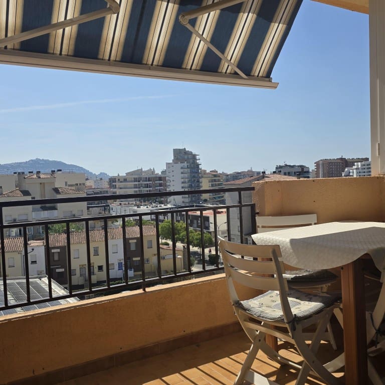 1 bedroom Beach Apartment for sale in Roses with garage - € 125,000 (Ref: 9929749)