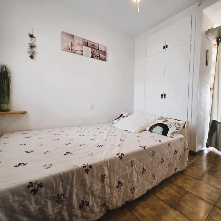 1 bedroom Beach Apartment for sale in Roses with garage - € 125,000 (Ref: 9929749)