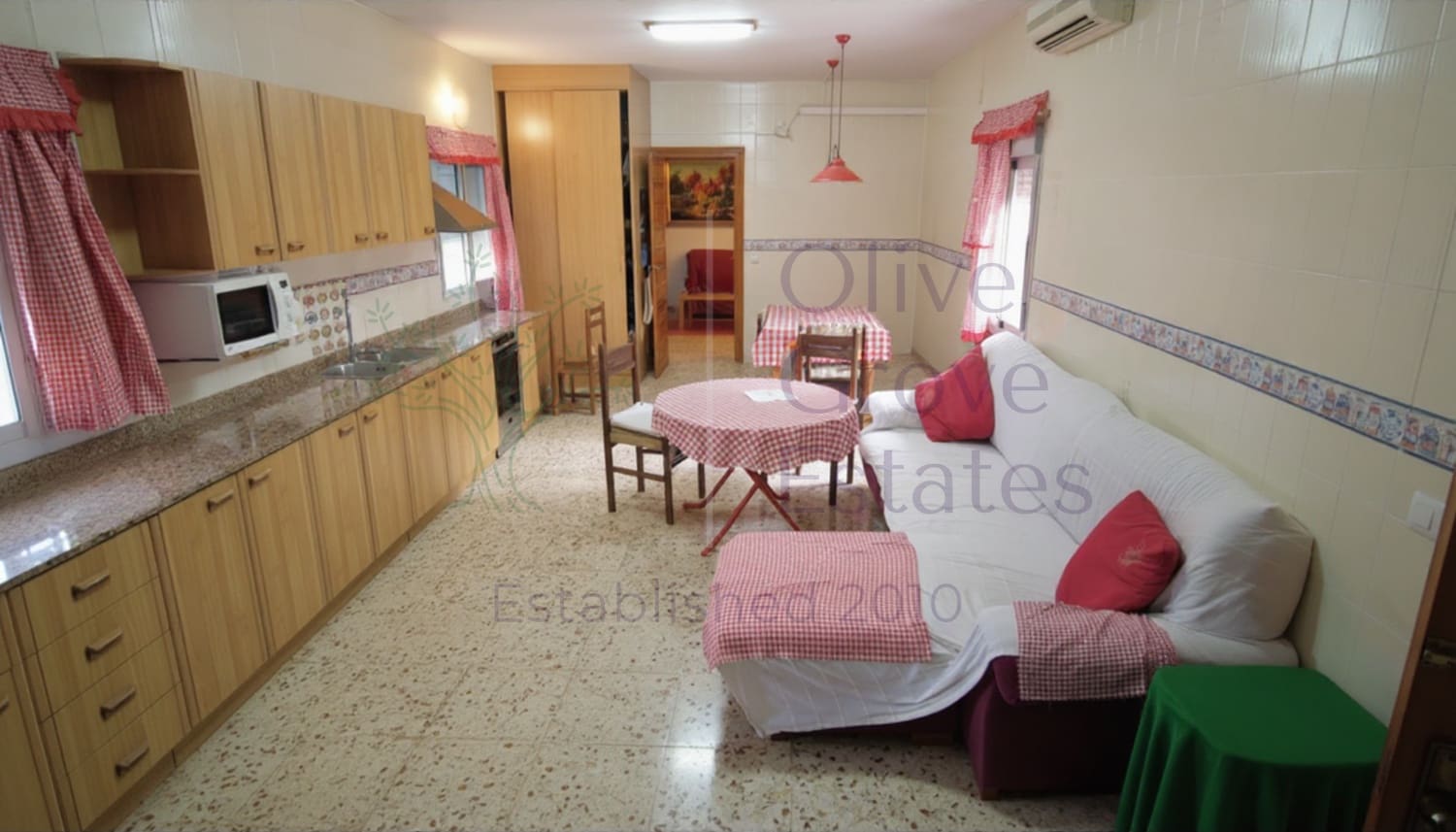 7 bedroom Finca/Country House for sale in Caudete with pool garage - € 359,995 (Ref: 10031246)