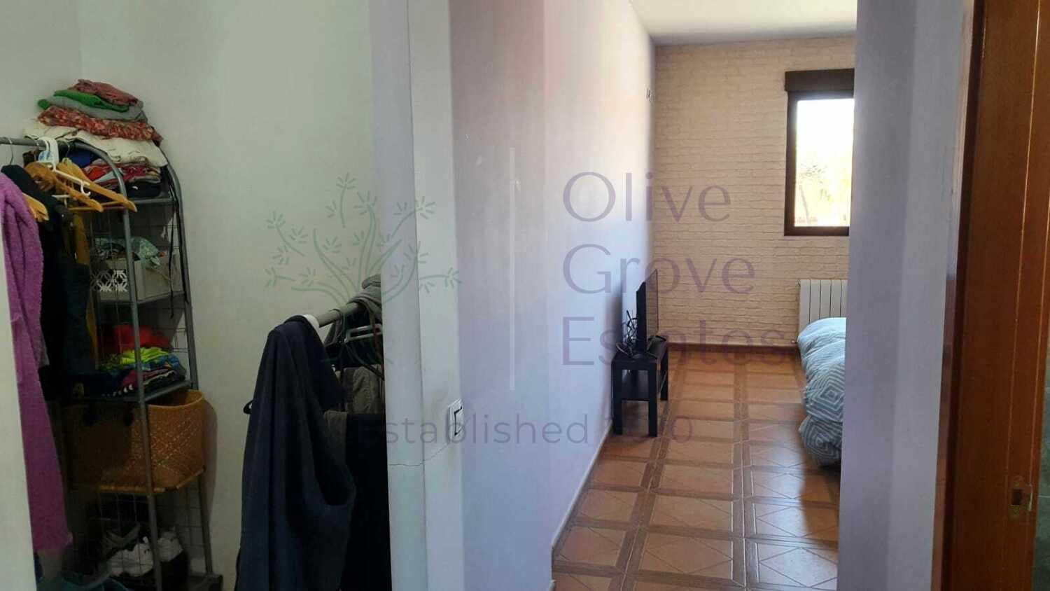3 bedroom Villa for sale in Caudete with pool garage - € 275,000 (Ref: 6769169)
