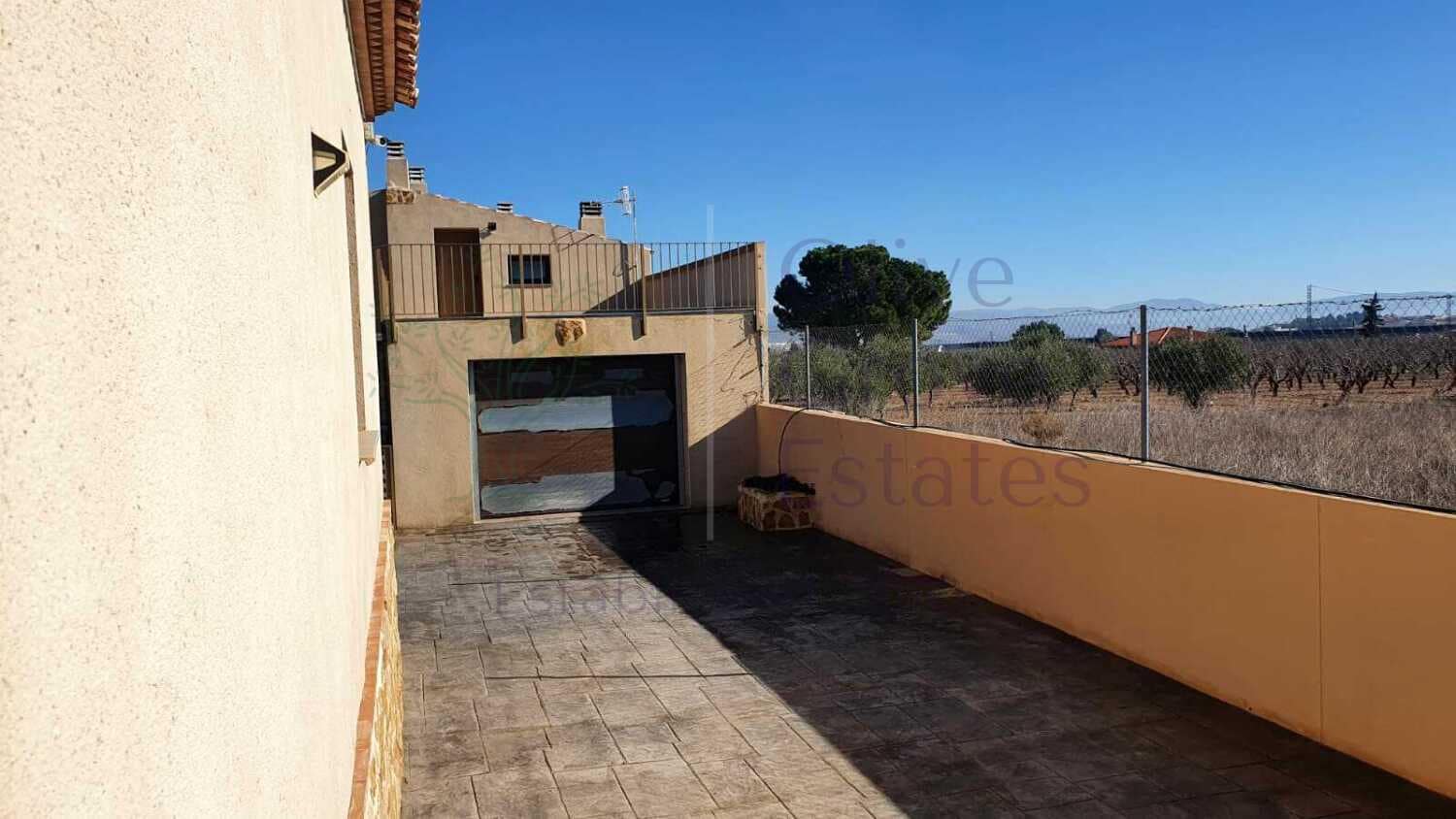 3 bedroom Villa for sale in Caudete with pool garage - € 275,000 (Ref: 6769169)