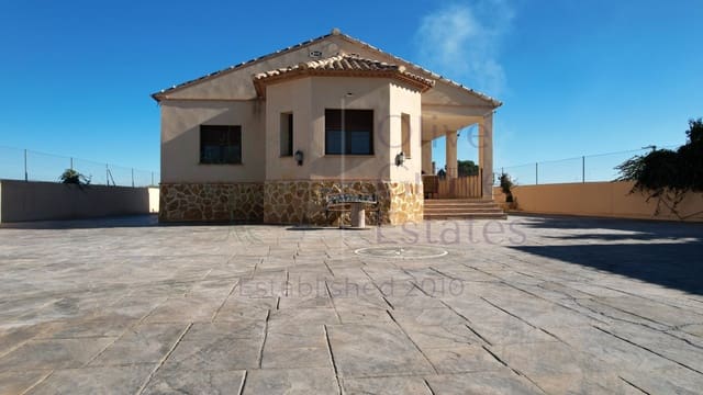 3 sovrum Villa till salu i Caudete med pool garage - 275 000 € (Ref: 6769169)