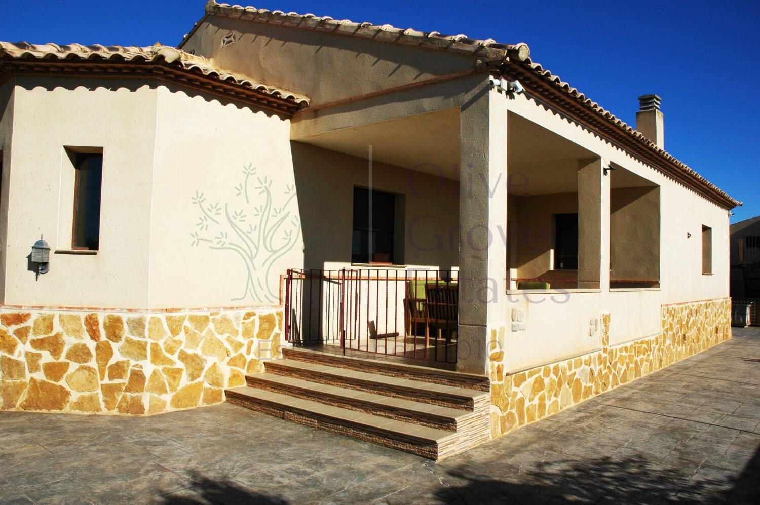 3 bedroom Villa for sale in Caudete with pool garage - € 275,000 (Ref: 6769169)
