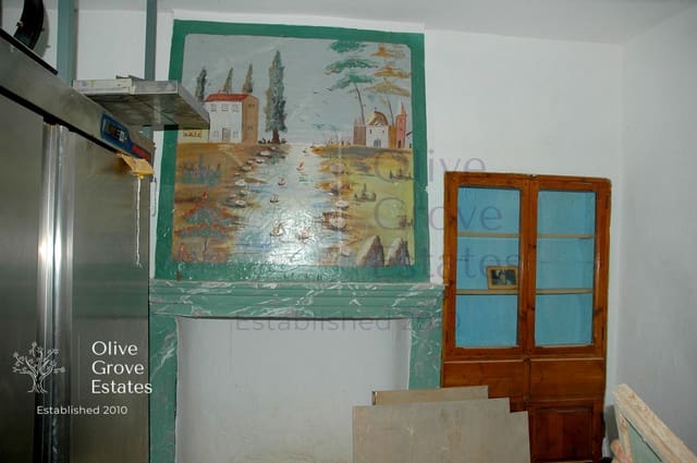 4 bedroom Townhouse for sale in Caudete - € 35,000 (Ref: 6769170)