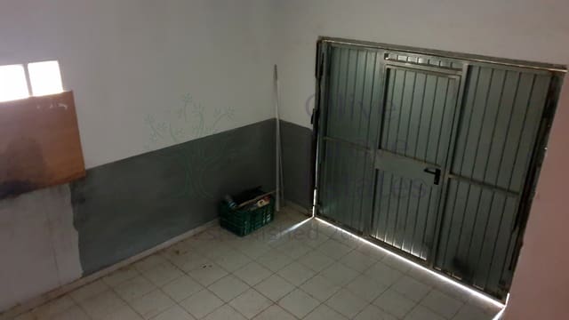 5 bedroom Villa for sale in Caudete with pool garage - € 189,995 (Ref: 6769177)