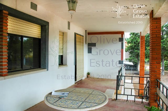 5 bedroom Villa for sale in Caudete with pool garage - € 189,995 (Ref: 6769177)