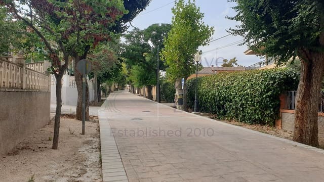 5 bedroom Villa for sale in Caudete with pool garage - € 189,995 (Ref: 6769177)