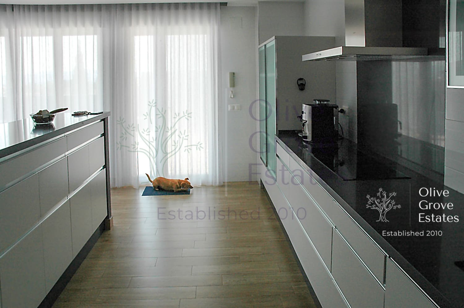 4 bedroom Villa for sale in Caudete with pool garage - € 395,000 (Ref: 6769182)