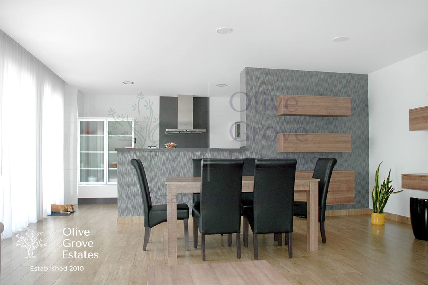 4 bedroom Villa for sale in Caudete with pool garage - € 395,000 (Ref: 6769182)