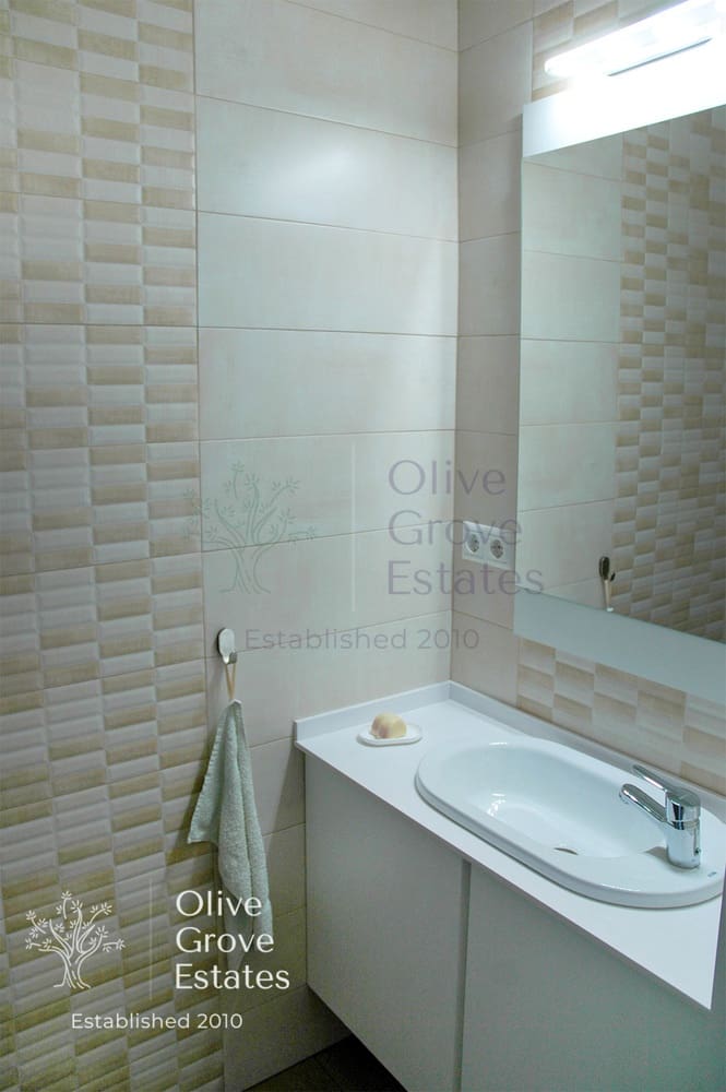4 bedroom Villa for sale in Caudete with pool garage - € 395,000 (Ref: 6769182)