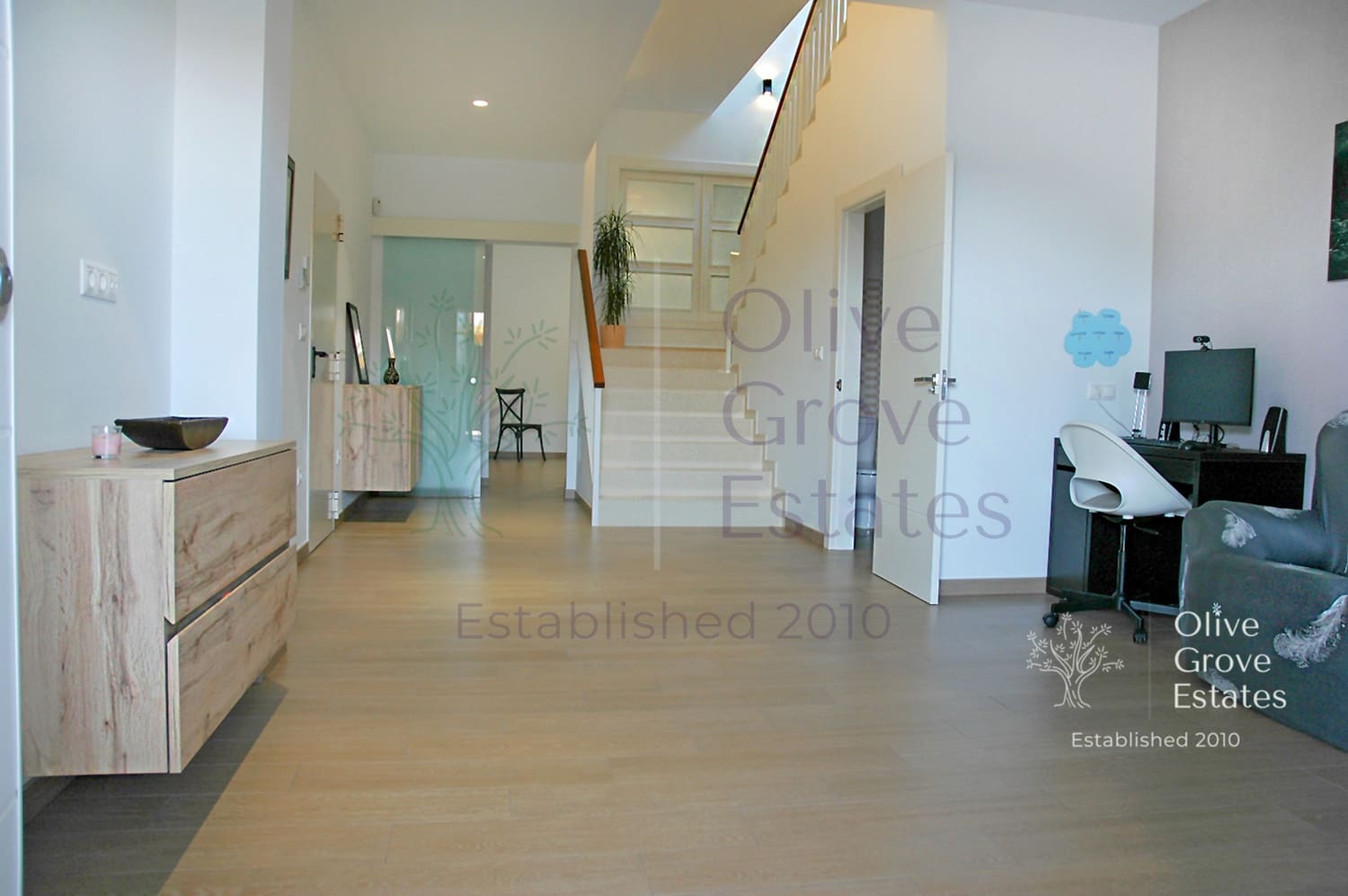 4 bedroom Villa for sale in Caudete with pool garage - € 395,000 (Ref: 6769182)