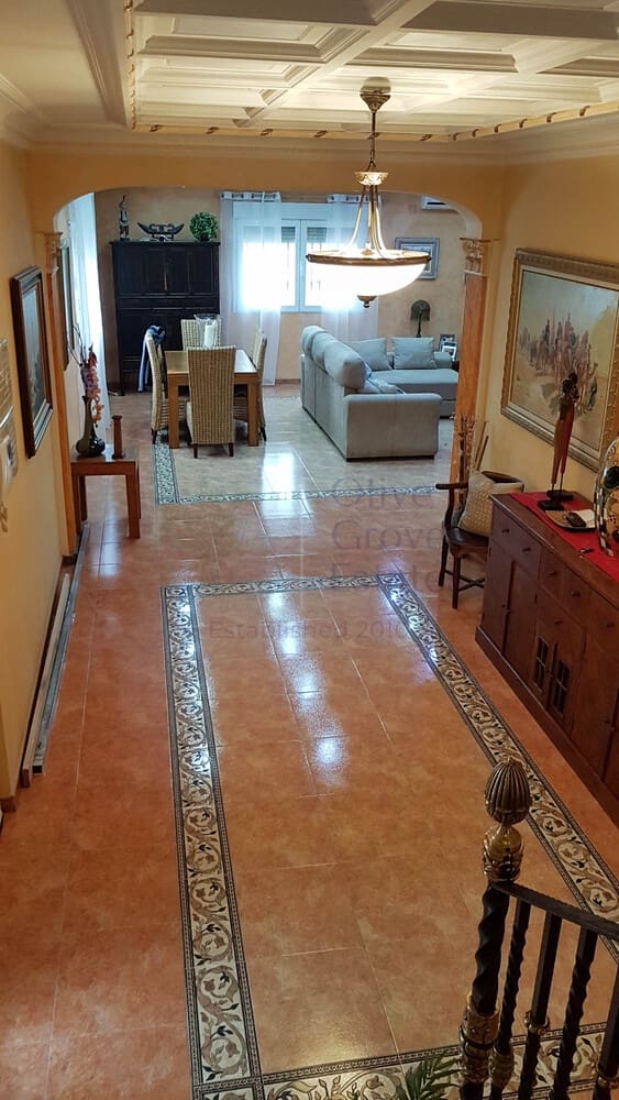 4 soveværelse Villa til salg i Caudete med garage - € 370.000 (Ref: 6769193)