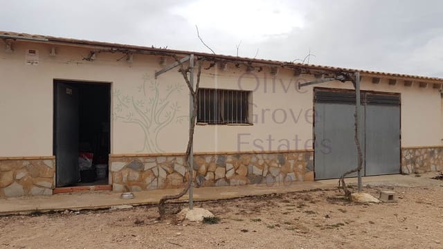 4 bedroom Villa for sale in Caudete with garage - € 370,000 (Ref: 6769193)