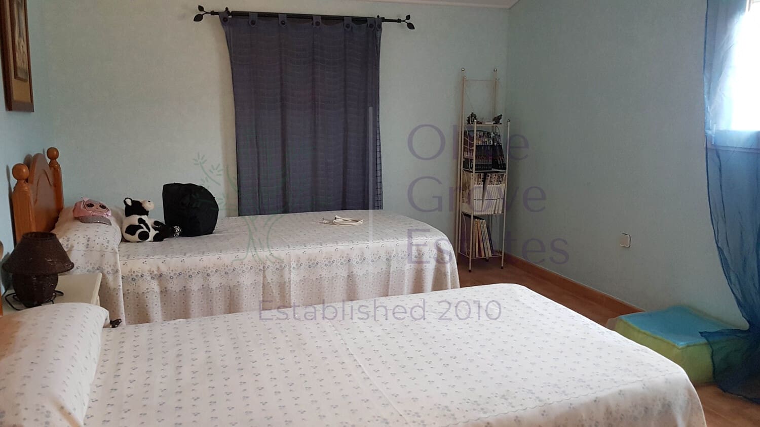 4 soveværelse Villa til salg i Caudete med garage - € 370.000 (Ref: 6769193)