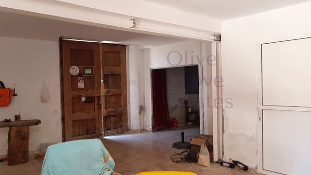 11 bedroom Townhouse for sale in El Camp de Mirra - € 249,995 (Ref: 6834671)