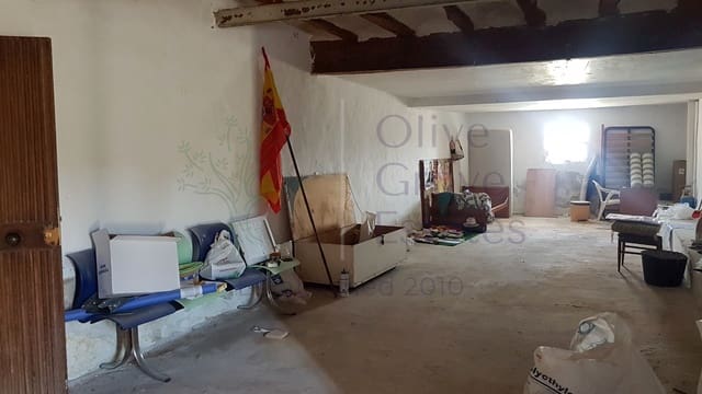 11 bedroom Townhouse for sale in El Camp de Mirra - € 249,995 (Ref: 6834671)