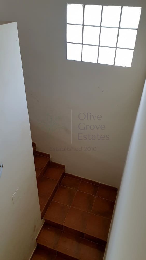 5 bedroom Villa for sale in Caudete with garage - € 224,995 (Ref: 6874187)