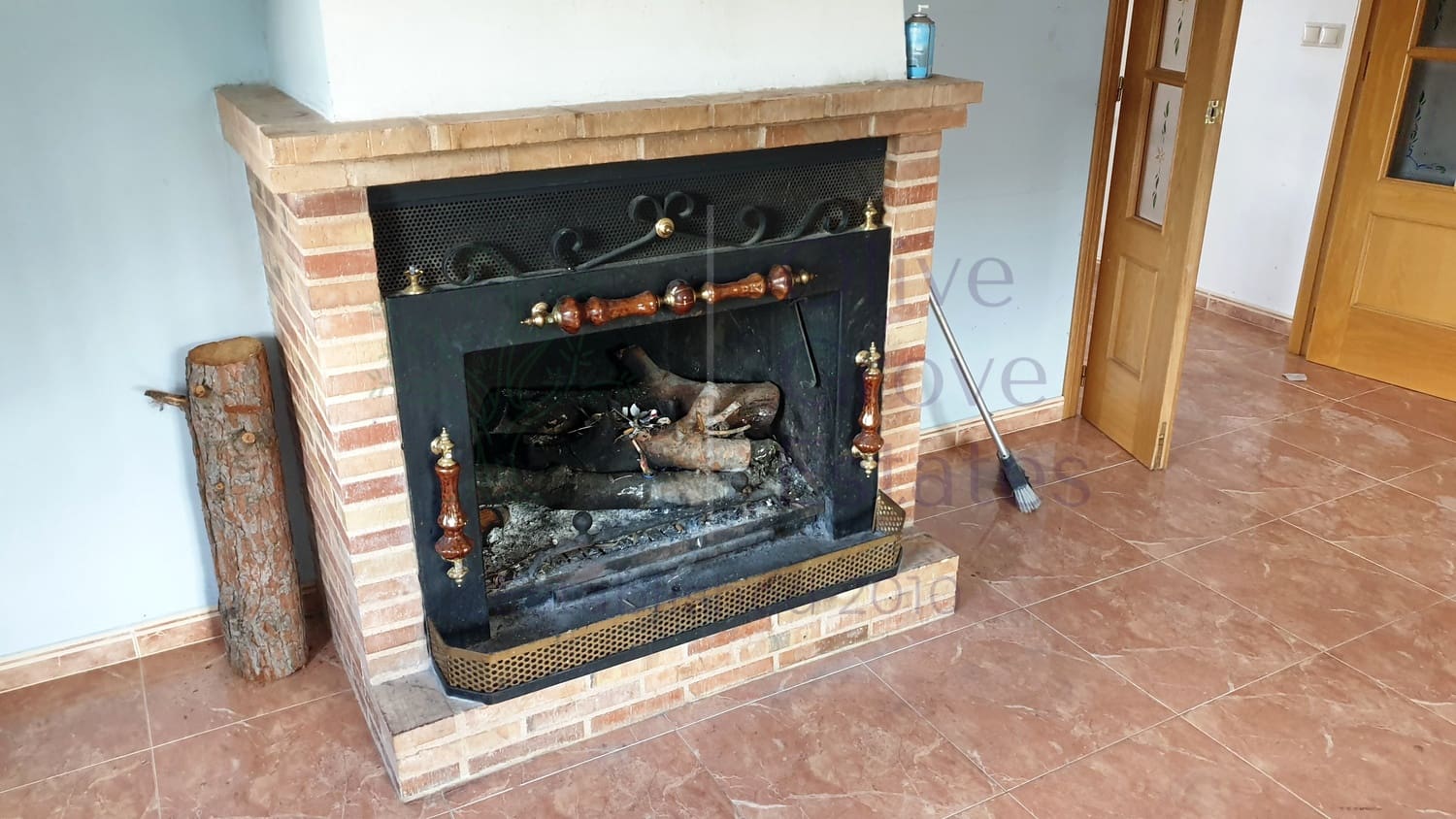 5 bedroom Villa for sale in Caudete with garage - € 224,995 (Ref: 6874187)