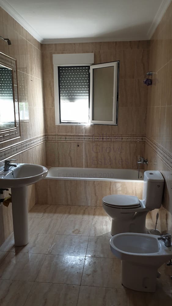 5 bedroom Villa for sale in Caudete with garage - € 224,995 (Ref: 6874187)