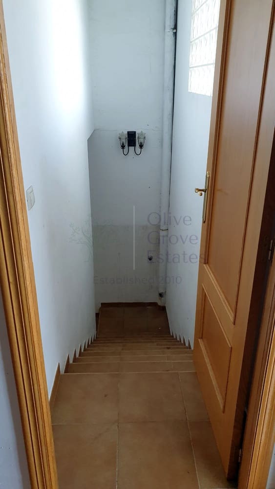 5 bedroom Villa for sale in Caudete with garage - € 224,995 (Ref: 6874187)