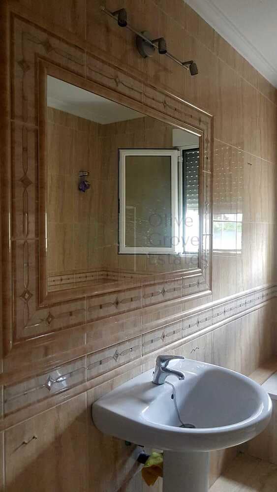 5 bedroom Villa for sale in Caudete with garage - € 224,995 (Ref: 6874187)