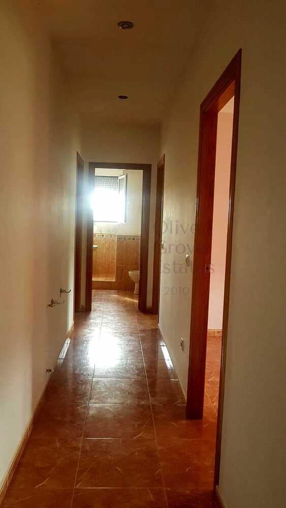 5 bedroom Villa for sale in Caudete with garage - € 224,995 (Ref: 6874187)