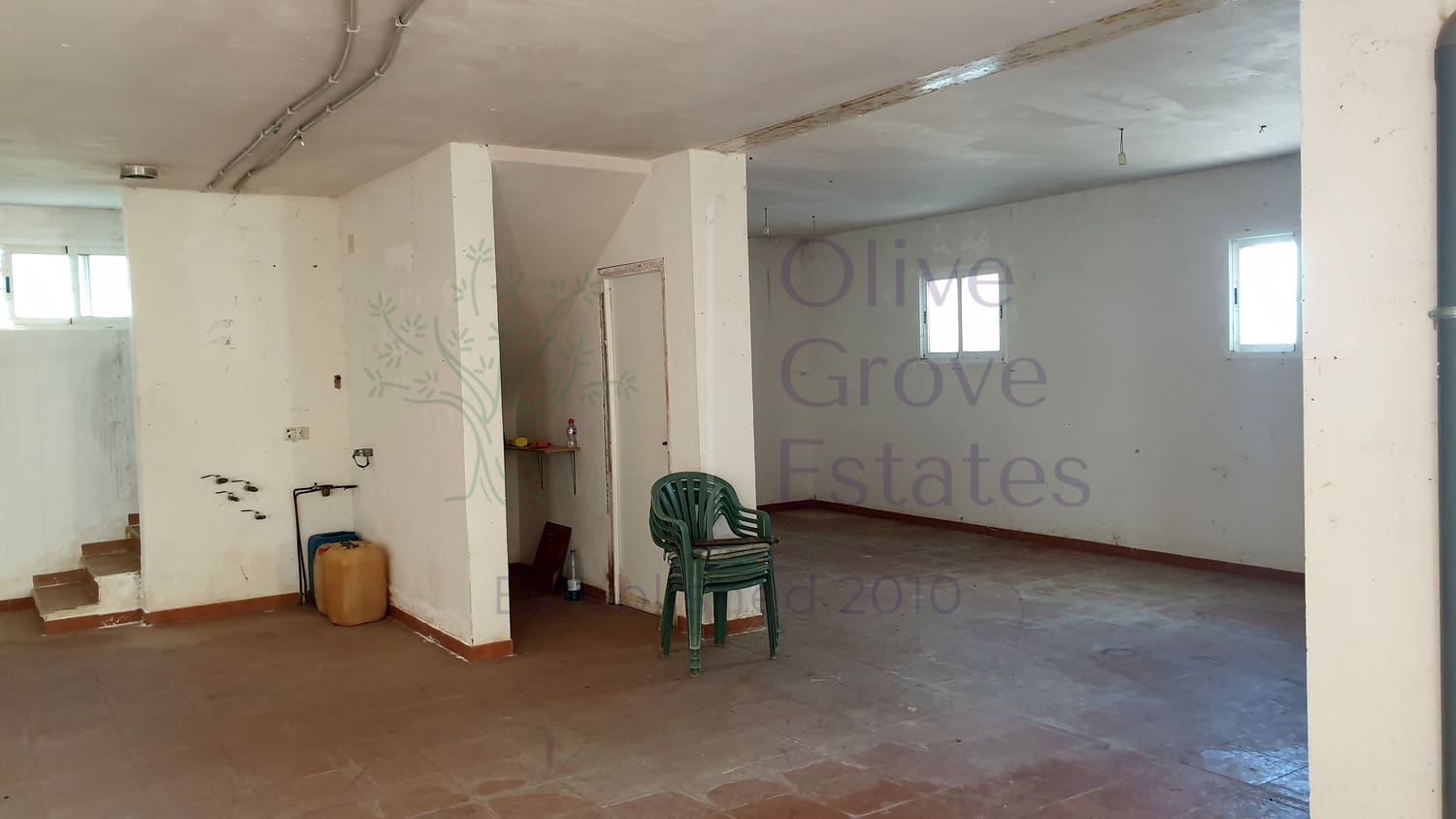 5 bedroom Villa for sale in Caudete with garage - € 224,995 (Ref: 6874187)