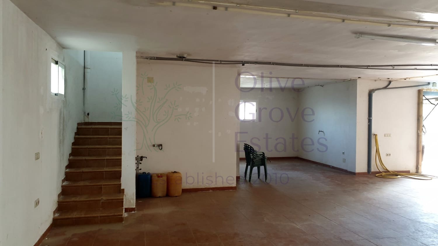 5 bedroom Villa for sale in Caudete with garage - € 224,995 (Ref: 6874187)