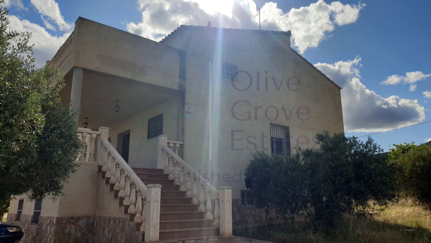 5 bedroom Villa for sale in Caudete with garage - € 224,995 (Ref: 6874187)