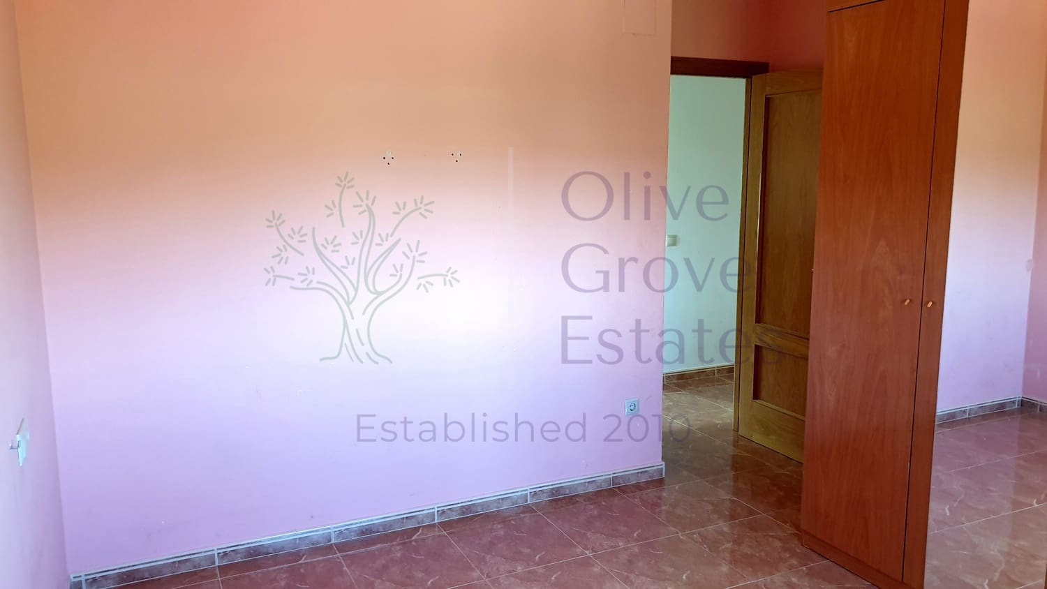 5 bedroom Villa for sale in Caudete with garage - € 224,995 (Ref: 6874187)