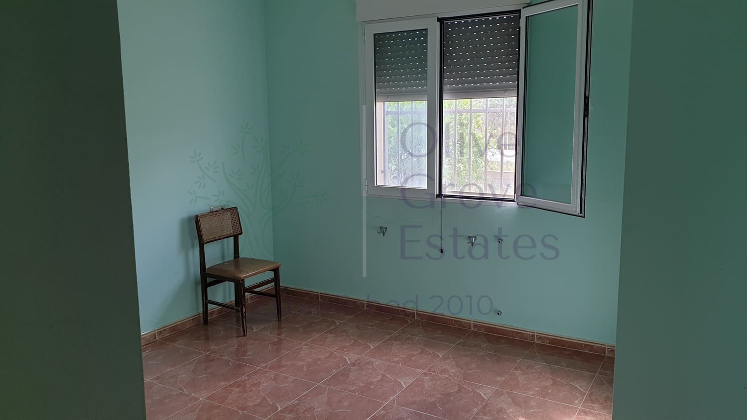 5 bedroom Villa for sale in Caudete with garage - € 224,995 (Ref: 6874187)