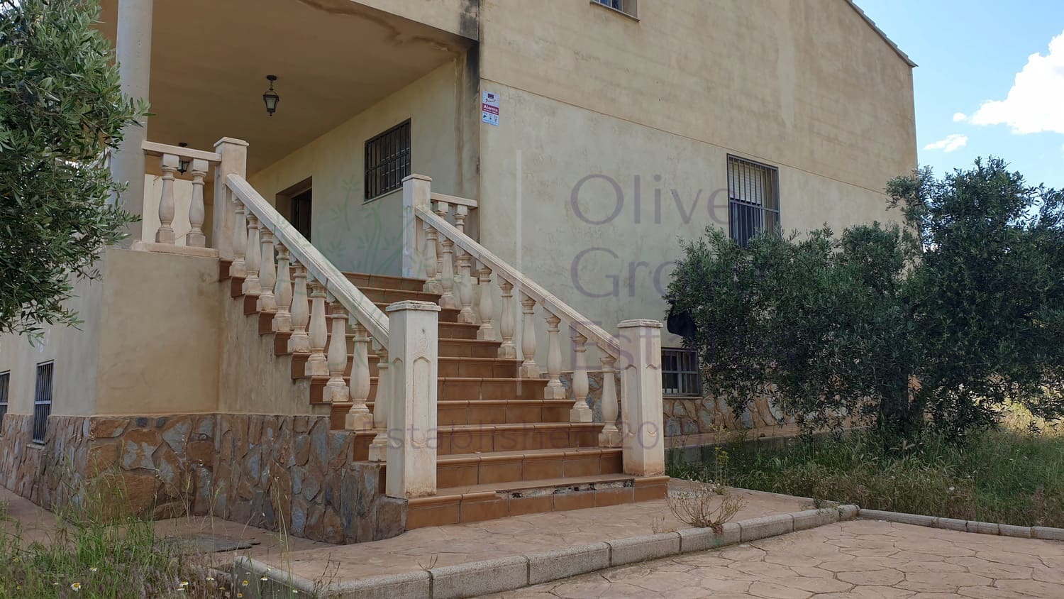 5 bedroom Villa for sale in Caudete with garage - € 224,995 (Ref: 6874187)