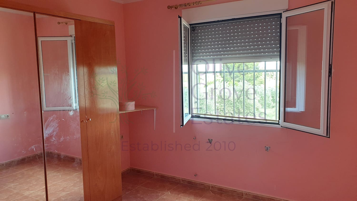 5 bedroom Villa for sale in Caudete with garage - € 224,995 (Ref: 6874187)